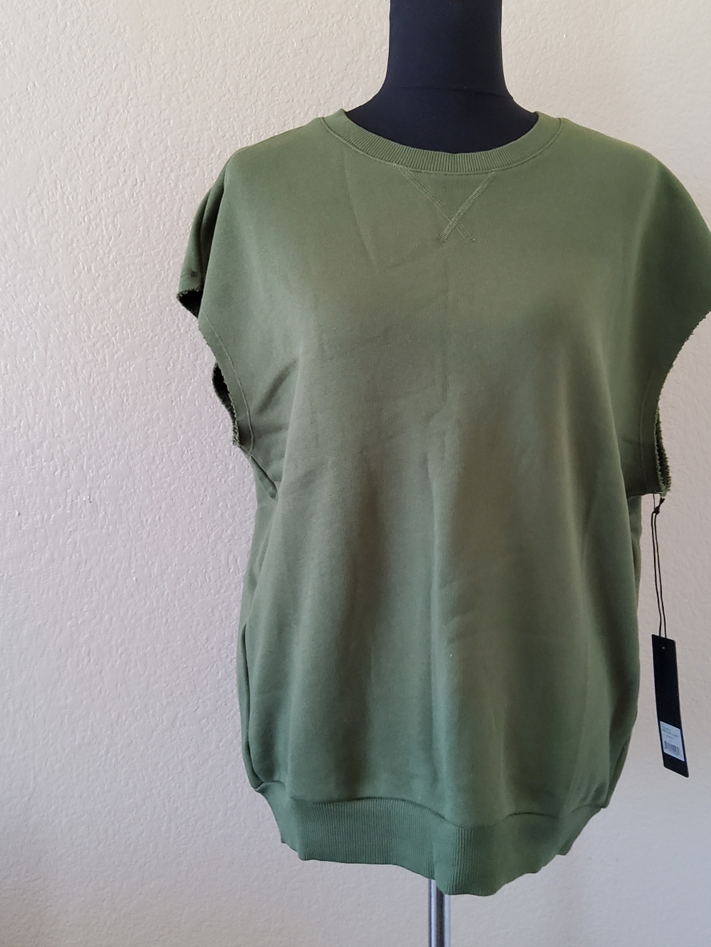 Wear It To Heart Chelsea Sleeveless Sweatshirt Lichen Size S NWT